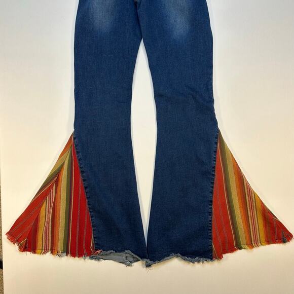 Lucky & Blessed Western Bell Bottom Flare Leg Jeans with Serape Insets Size 10 - Picture 4 of 7